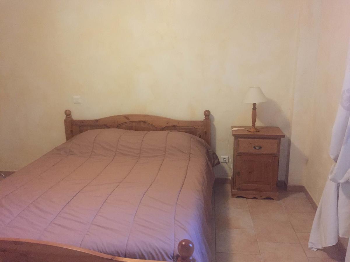Auberge Les Olivades Mallemort Buitenkant foto